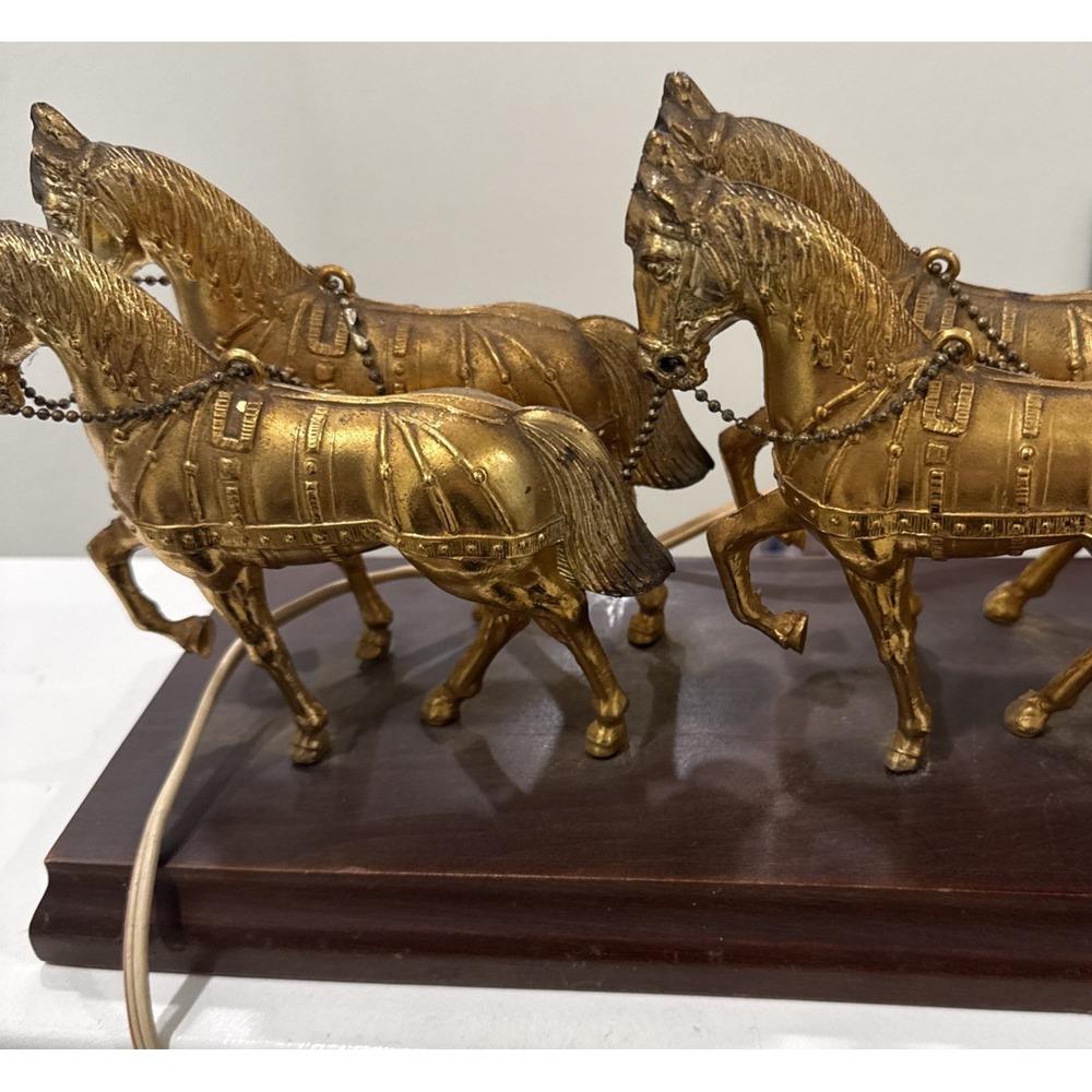 VINTAGE ELECTRIC UNITED CLOCK CORP FOUR HORSES CARRIAGE WORKS - Picture 4 of 13